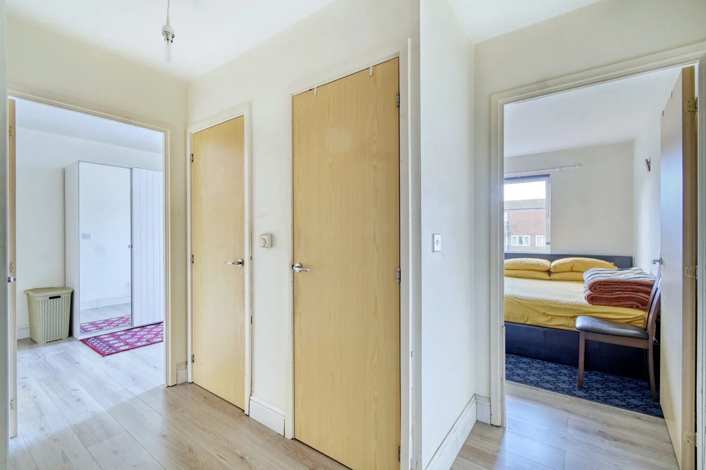 Flat Taywood Road in Greater London