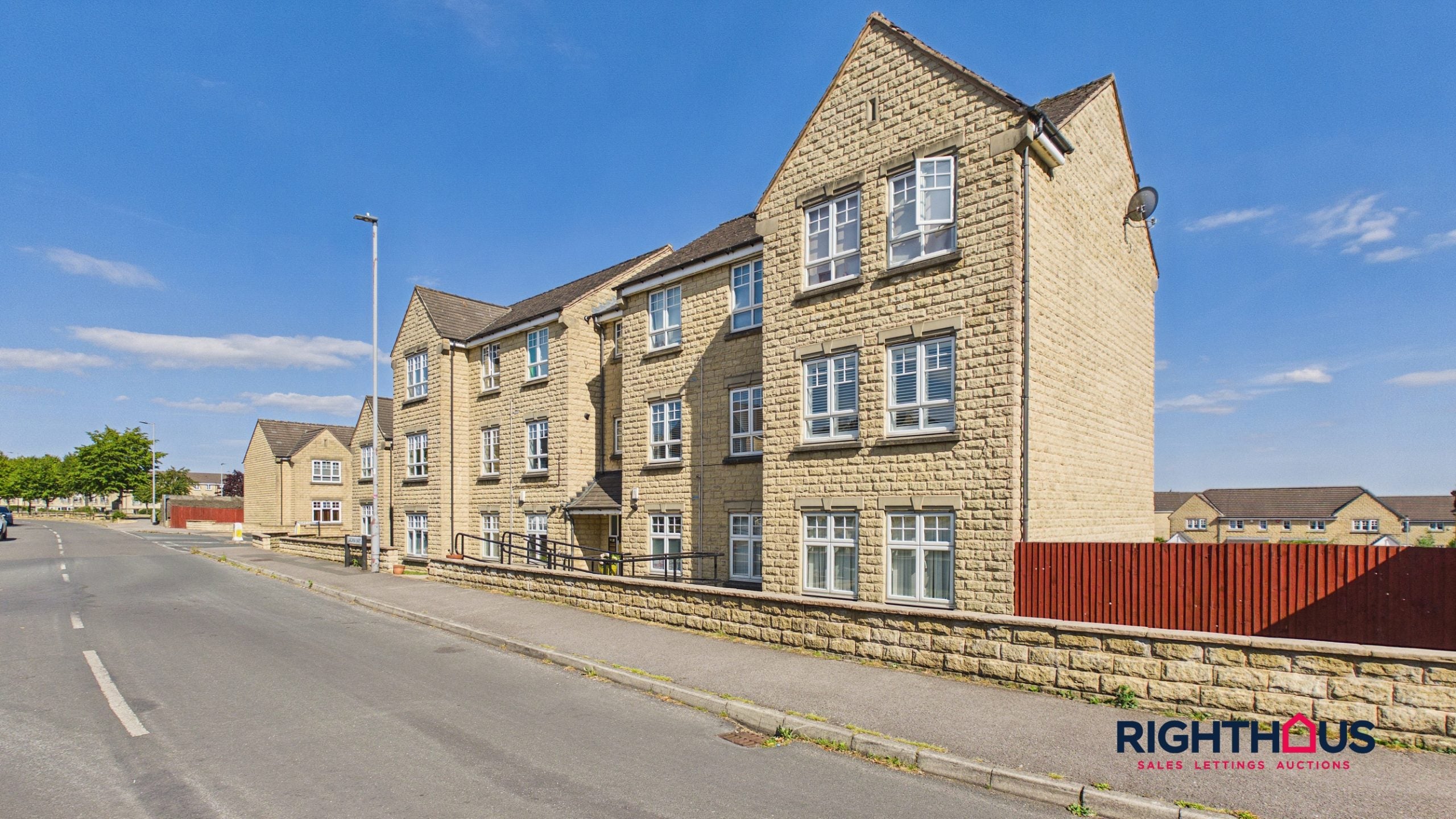 Flat Jacana Way in Bradford