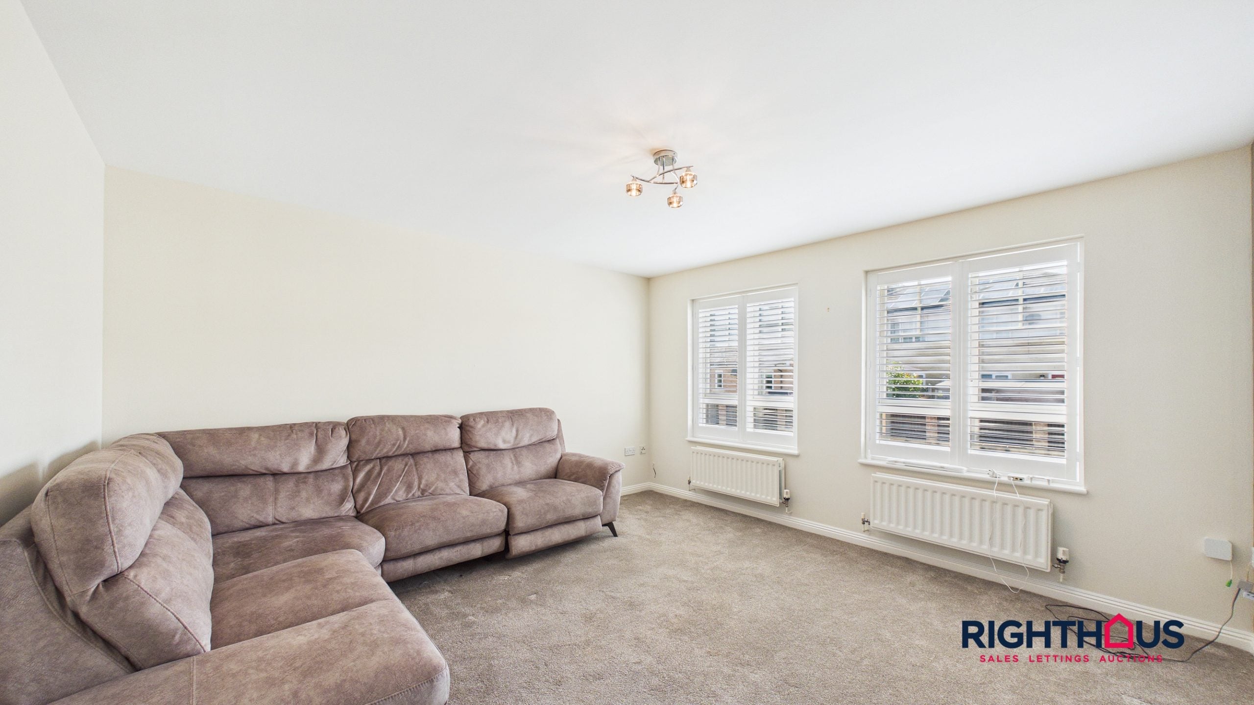 Flat Jacana Way in Bradford