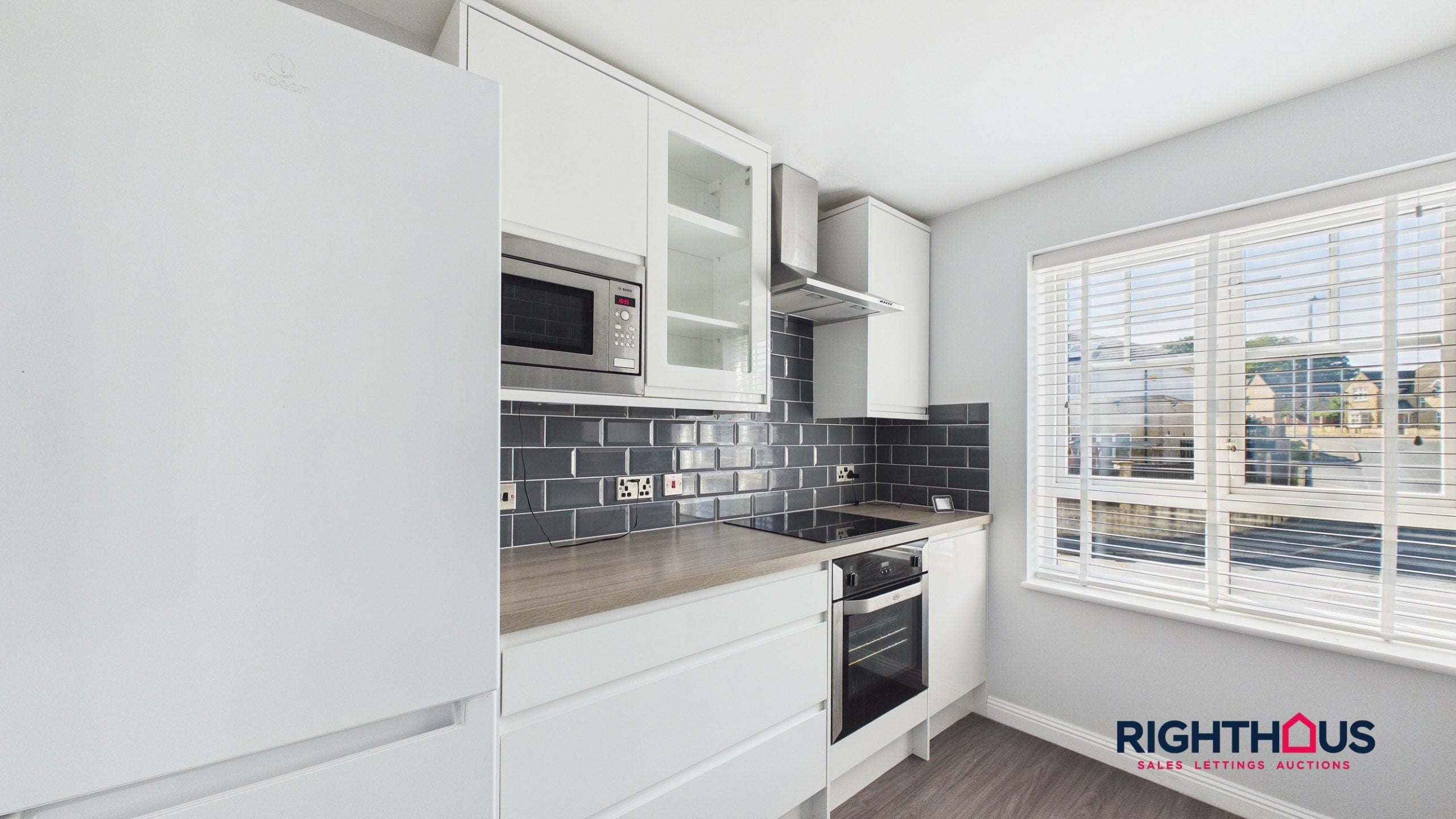 Flat Jacana Way in Bradford