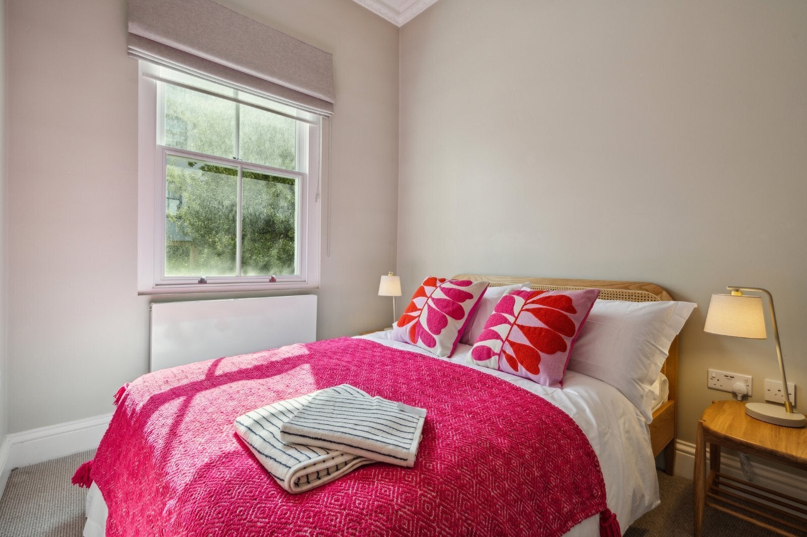 Flat Ledbury Road in City of Westminster