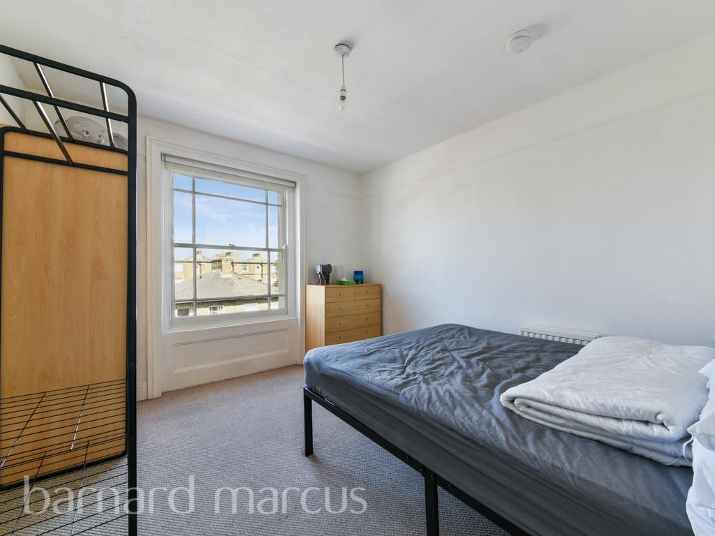 Flat Lorrimore Road in Greater London