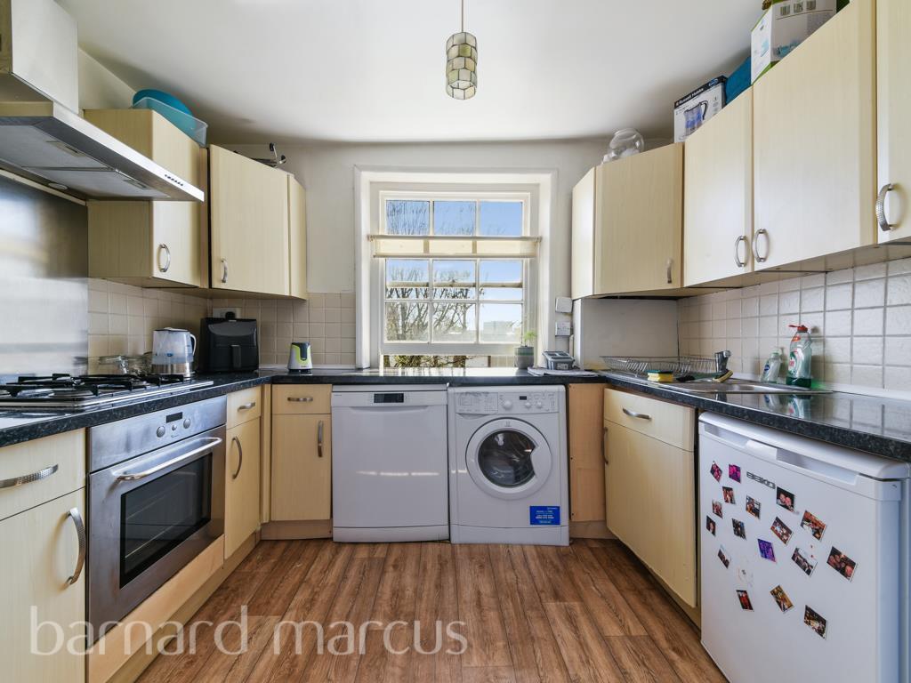 Flat Lorrimore Road in Greater London