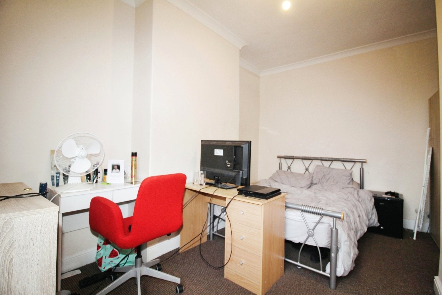 Room Trelawn Terrace in Leeds