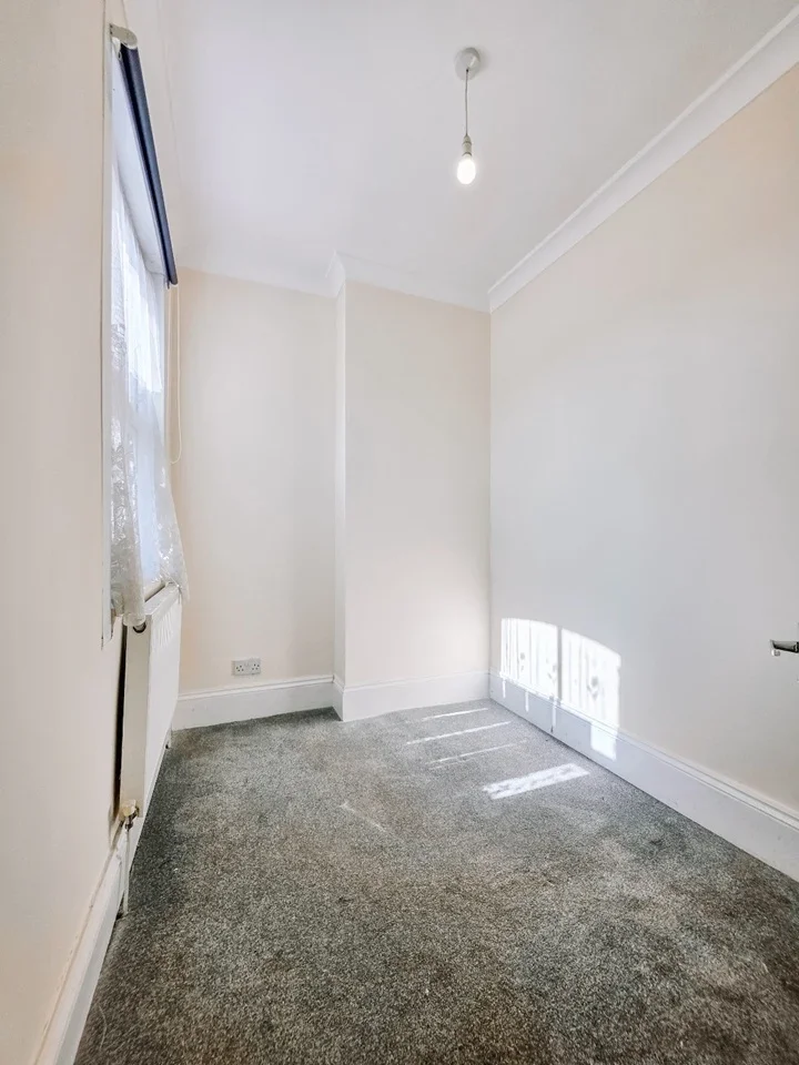 Flat Central Avenue in Southend-on-Sea
