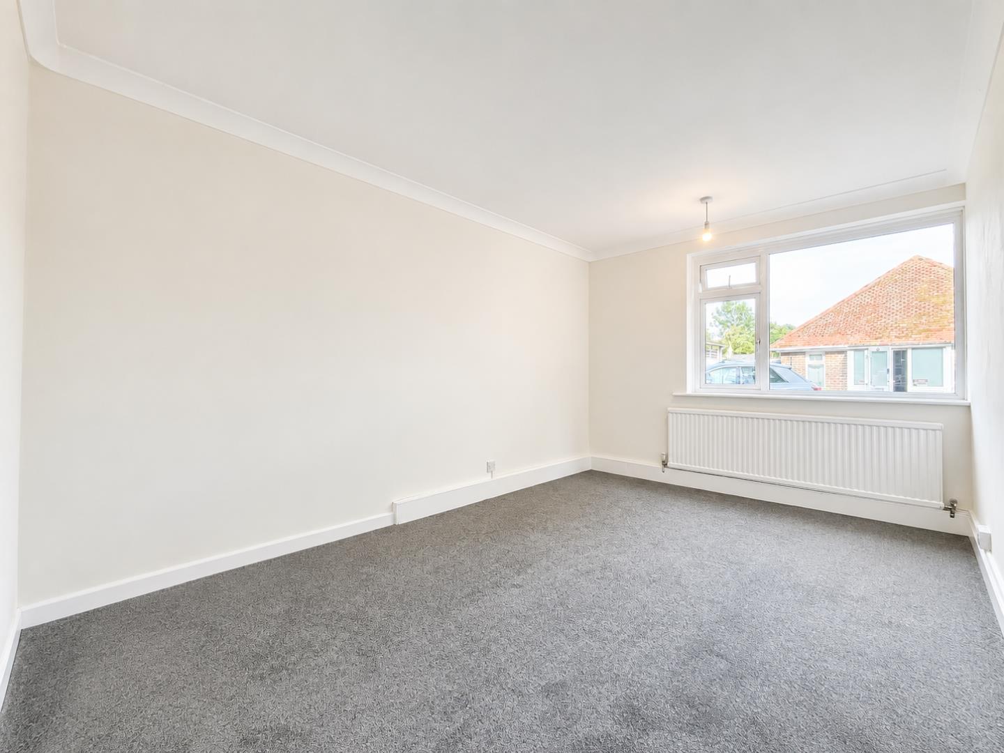 Flat Westfield Avenue in Hayling Island