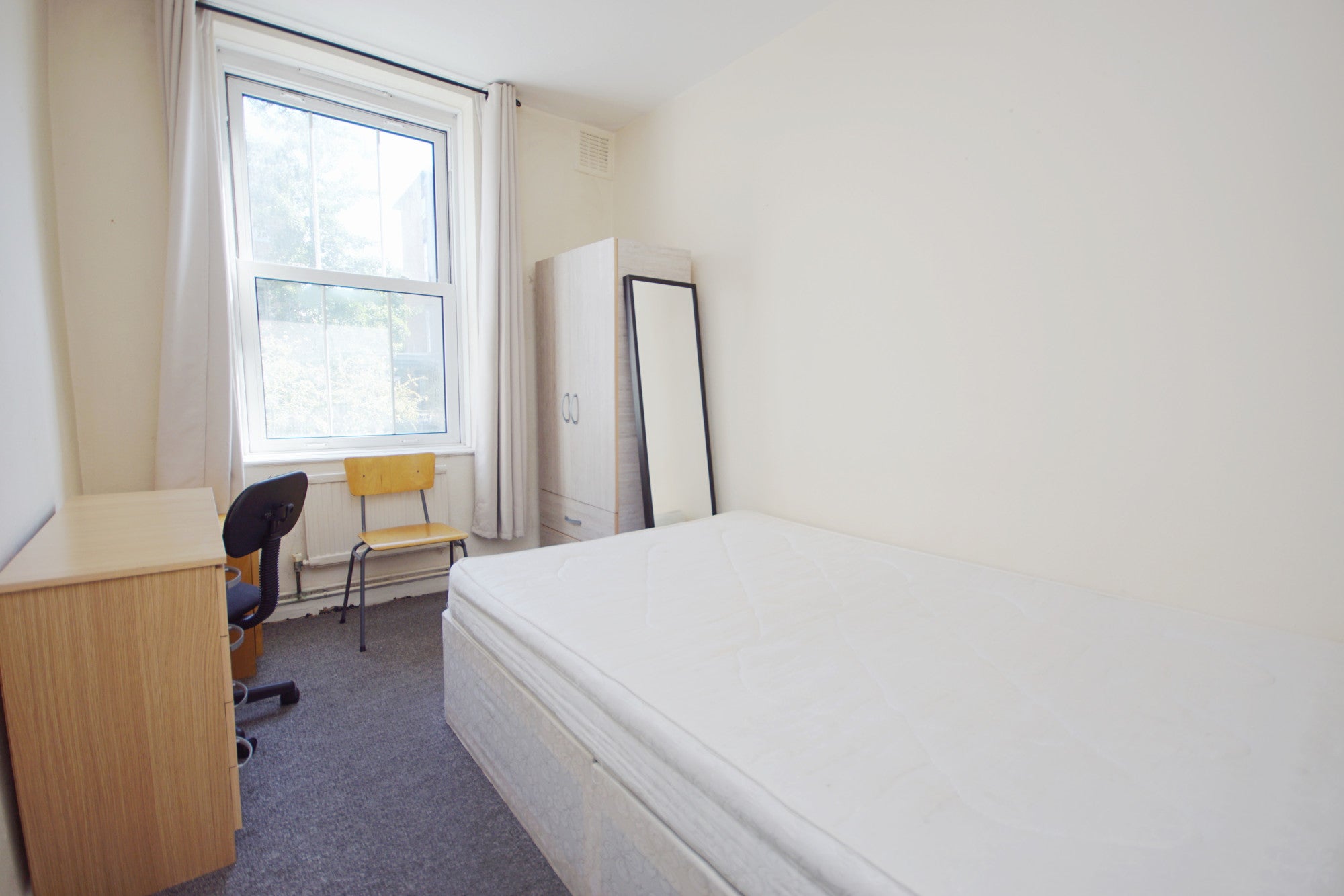 Flat Camden Park Road in Greater London