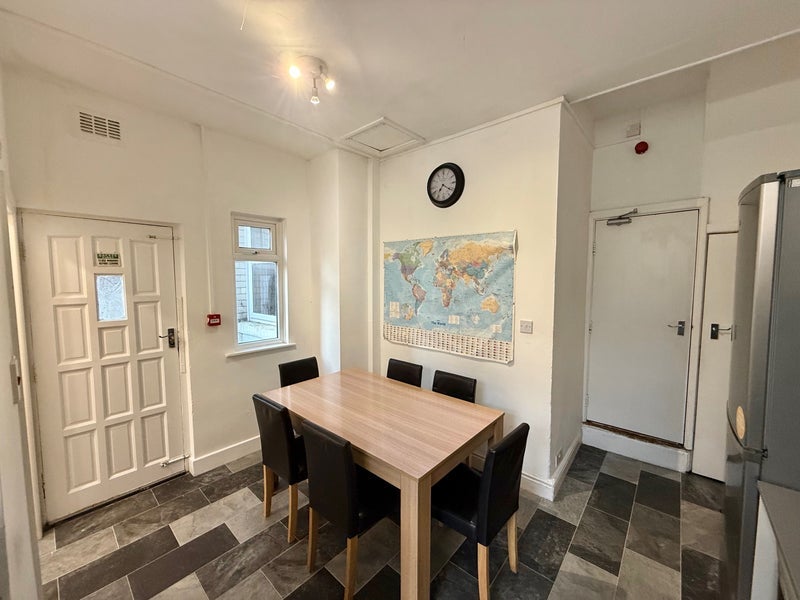 Room Heald Place in Manchester