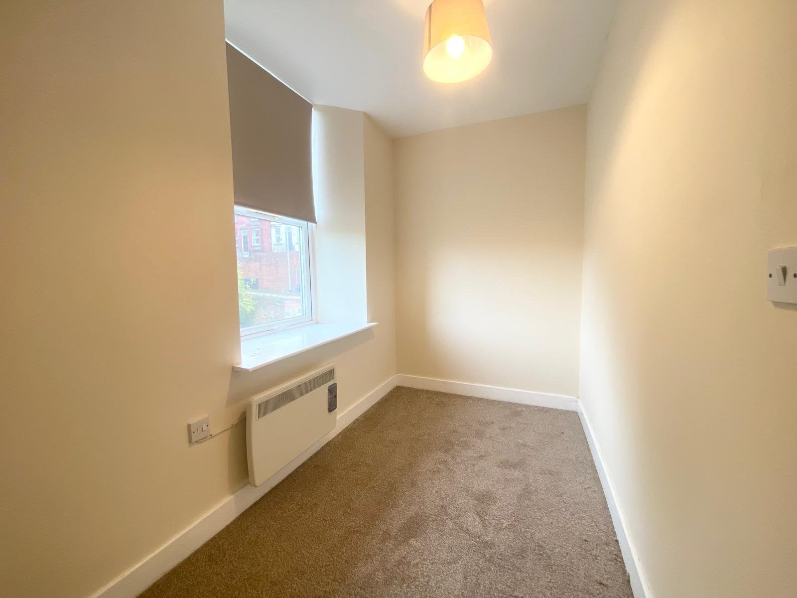 Flat Rodley Lane in Leeds
