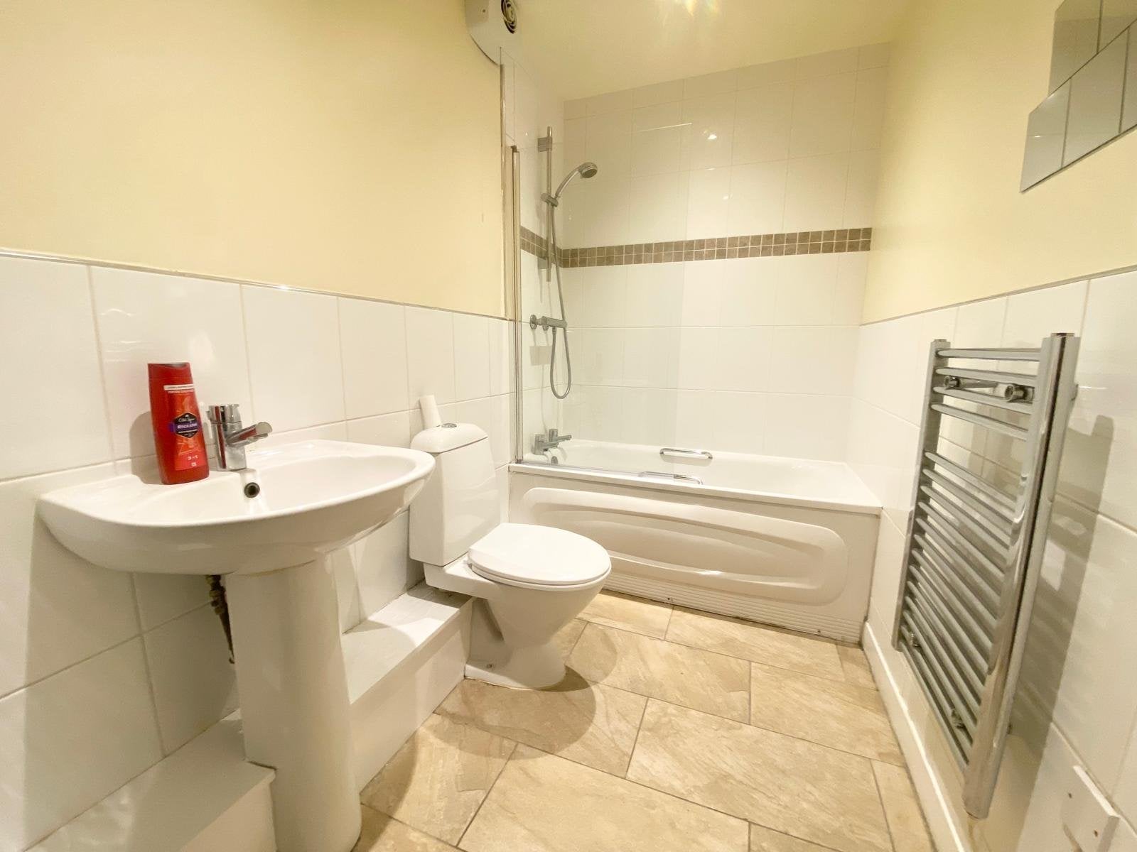 Flat Rodley Lane in Leeds