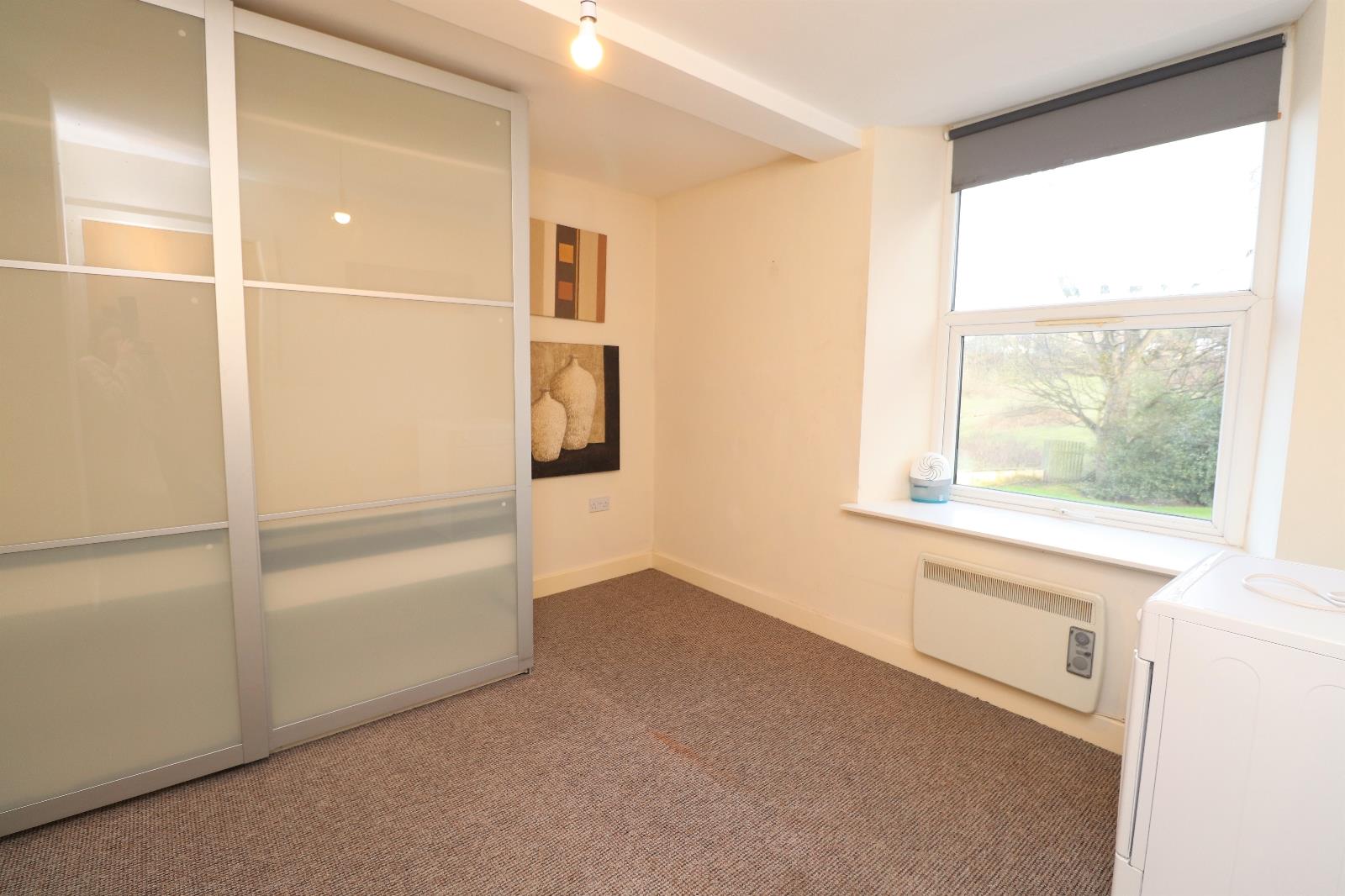 Flat Upper Rodley Lane in Leeds
