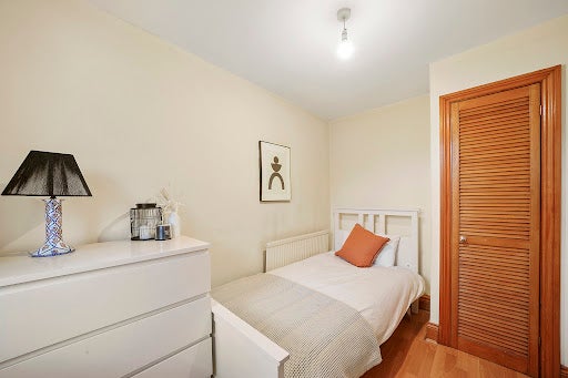Room Chippenham Road in City of Westminster