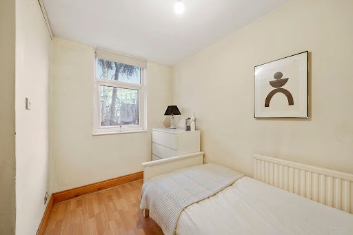 Room Chippenham Road in City of Westminster