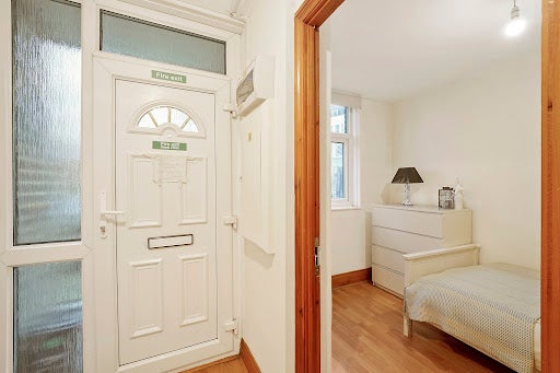 Room Chippenham Road in City of Westminster