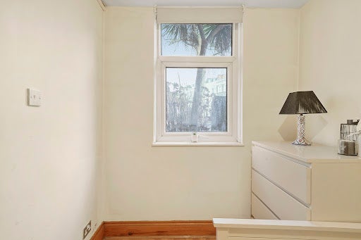 Room Chippenham Road in City of Westminster