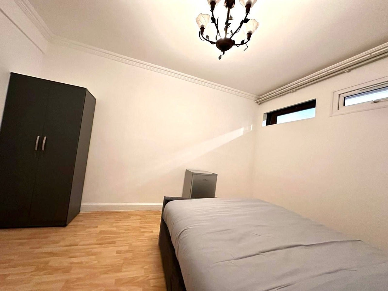 Room Sandringham Gardens in Greater London