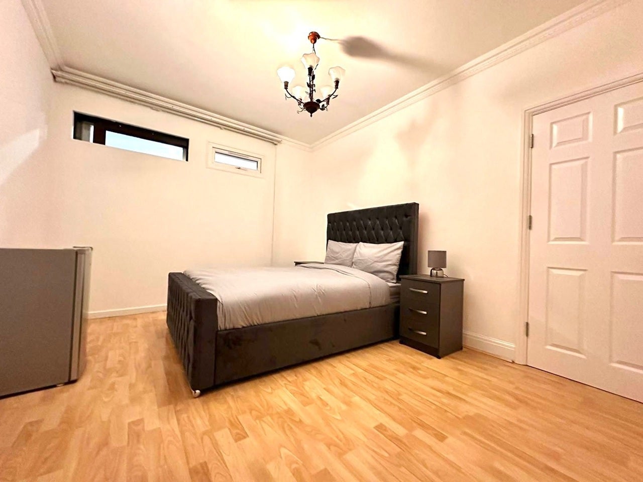 Room Sandringham Gardens in Greater London