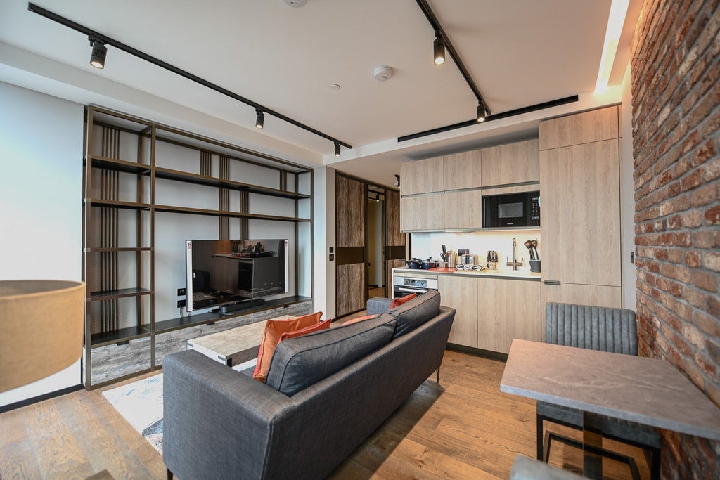 Flat Plough Yard in Greater London