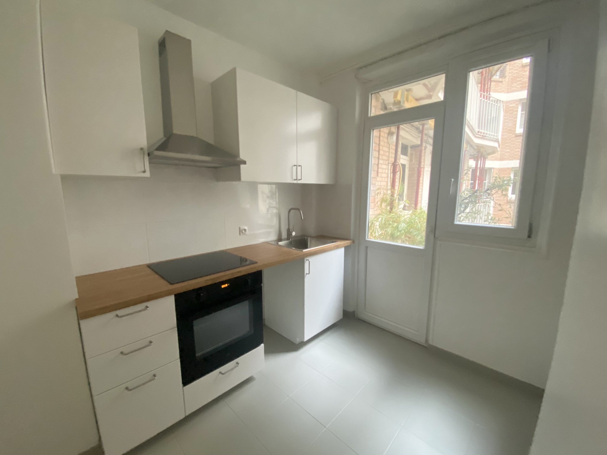 Flat Quai de la Bataille de Stalingrad in Issy-les-Moulineaux