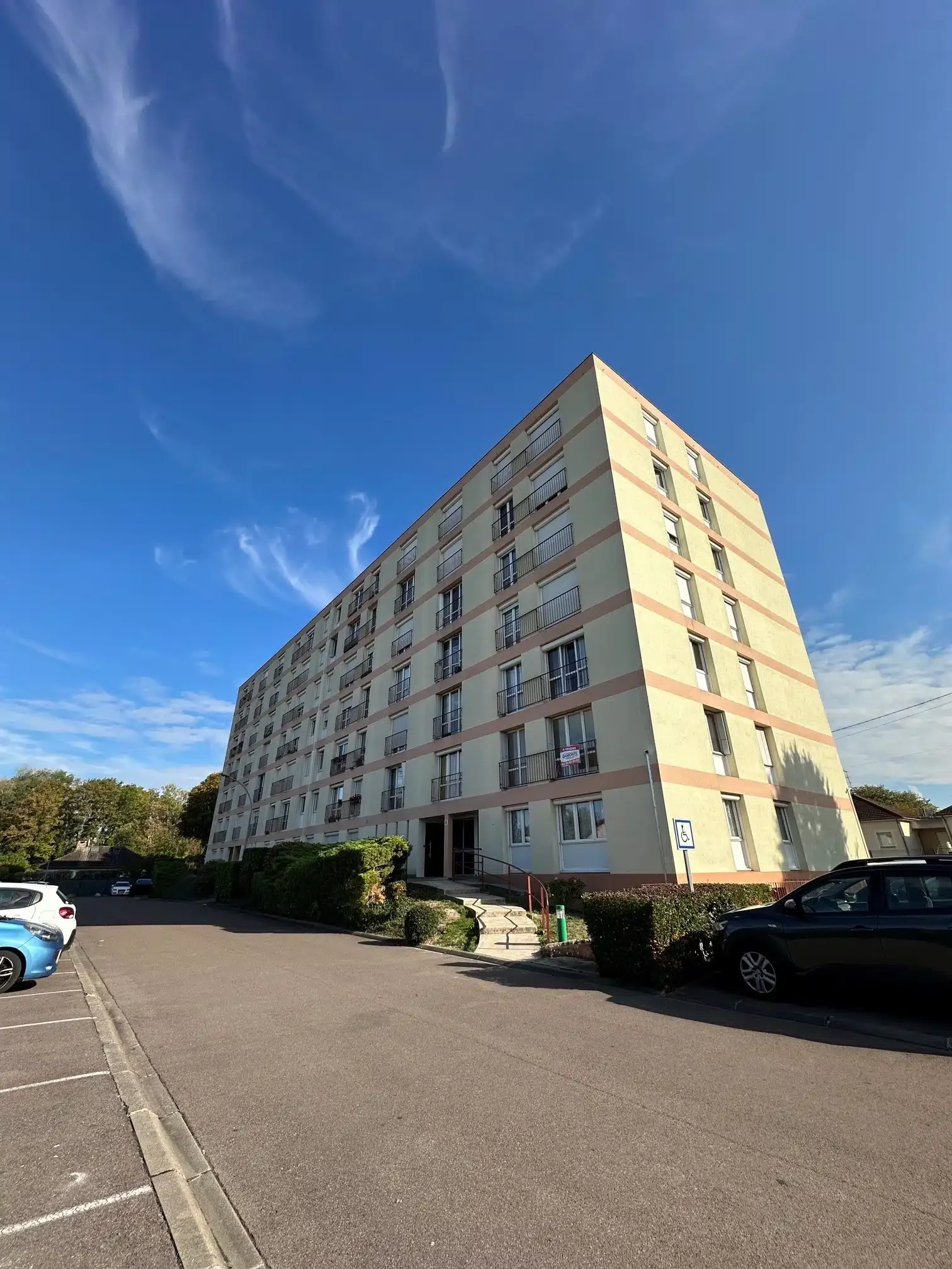 Flat Rue Jacques Bingen in Troyes