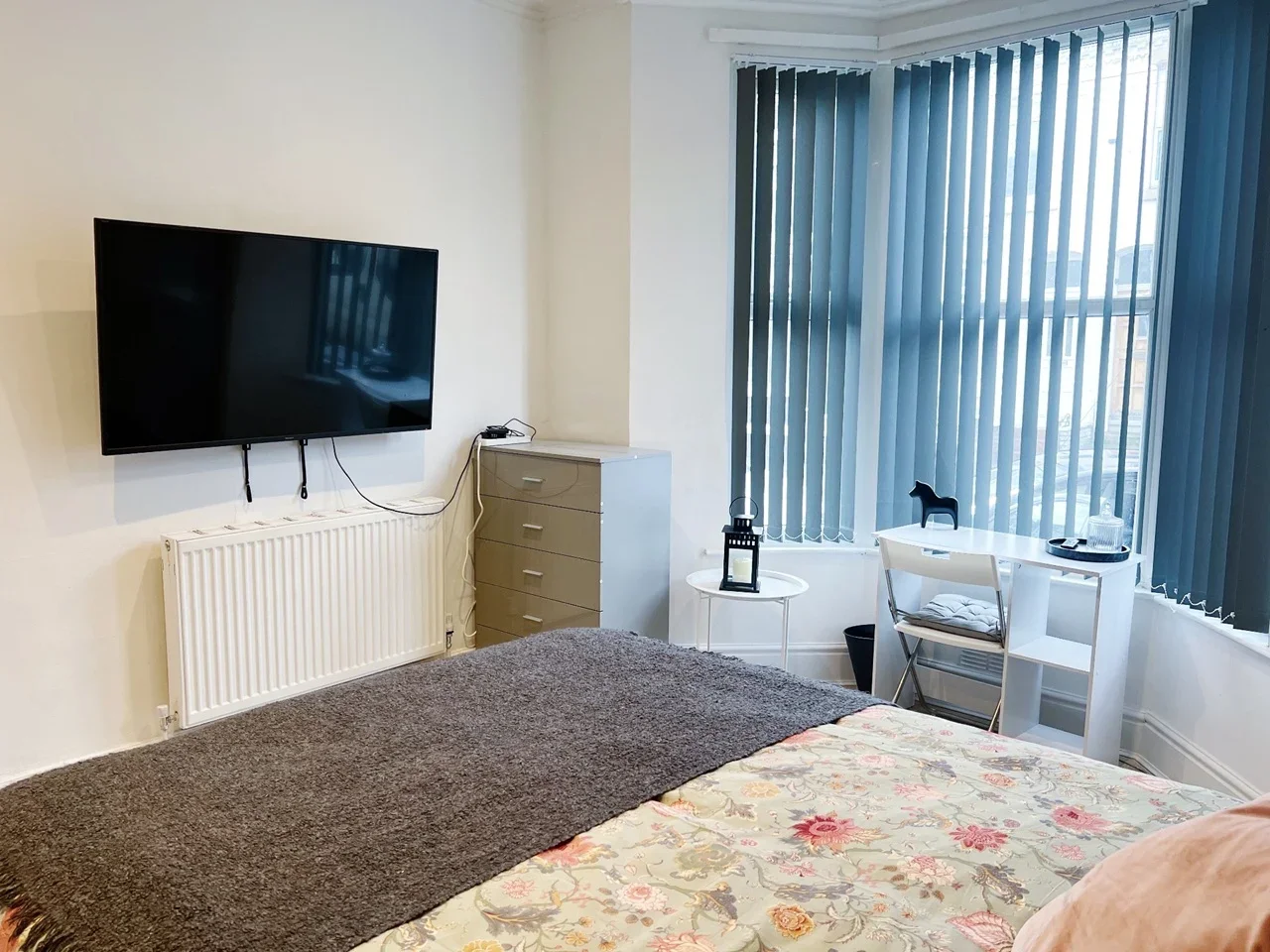Room Newcombe Street in Liverpool