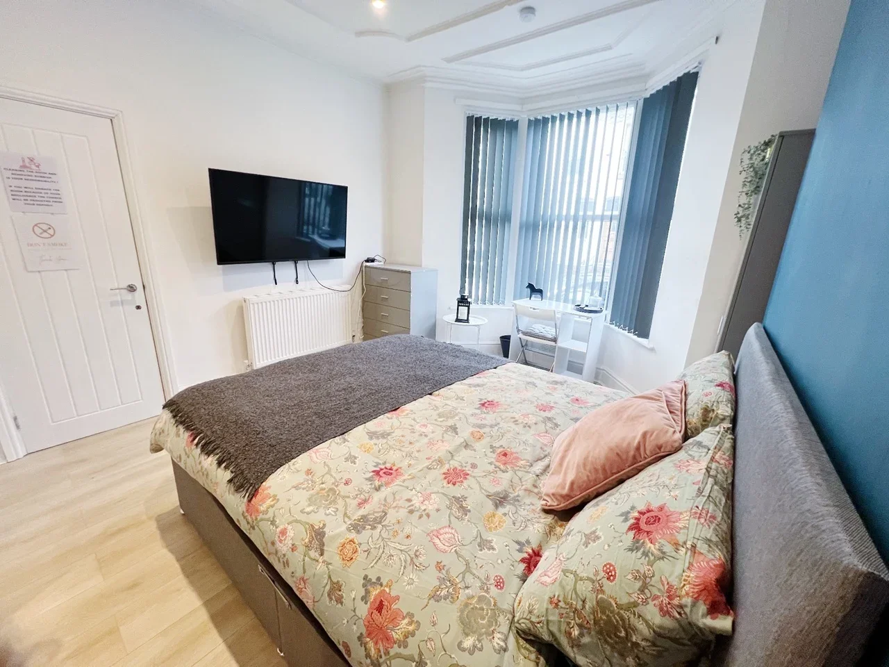 Room Newcombe Street in Liverpool