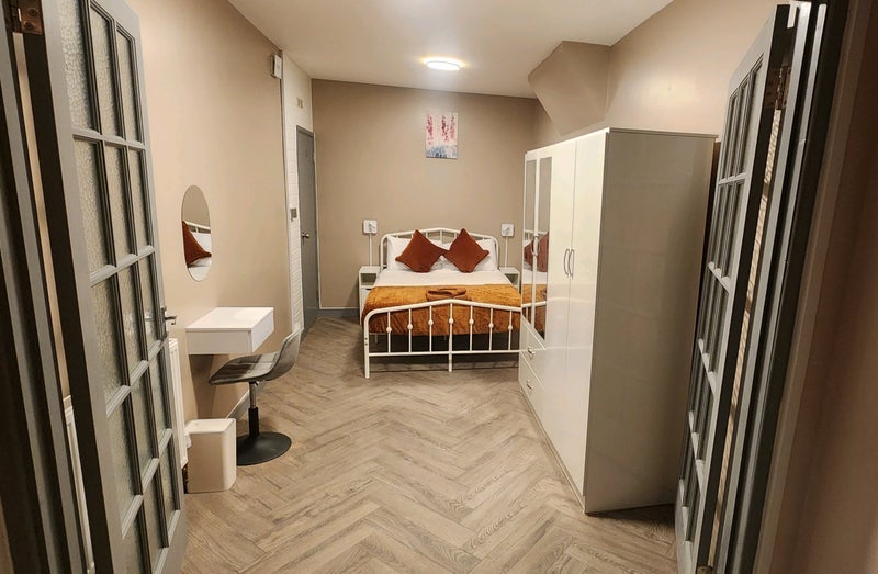 Flat Wulfstan Street in Greater London