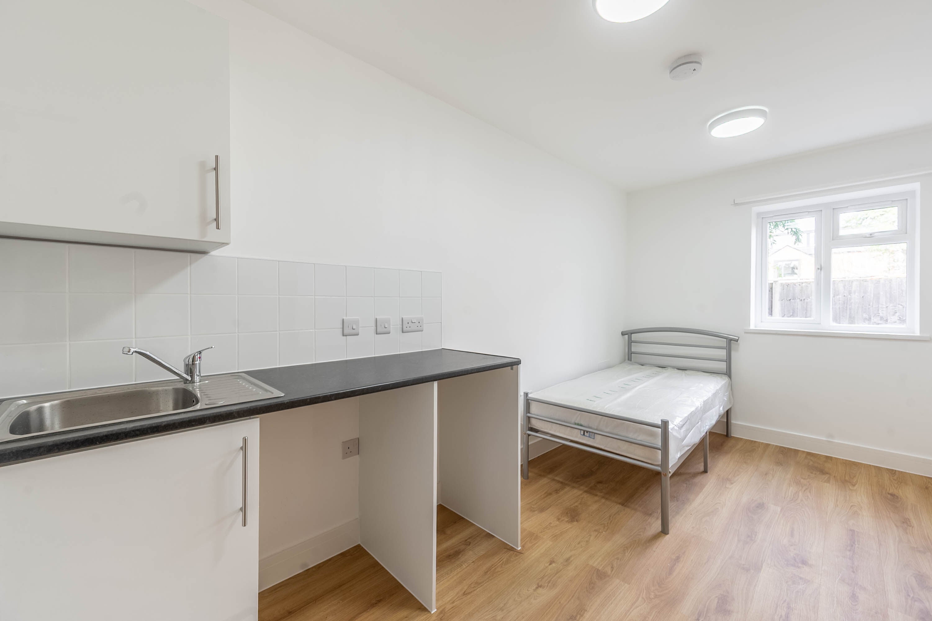 Room Freeland Road in Greater London