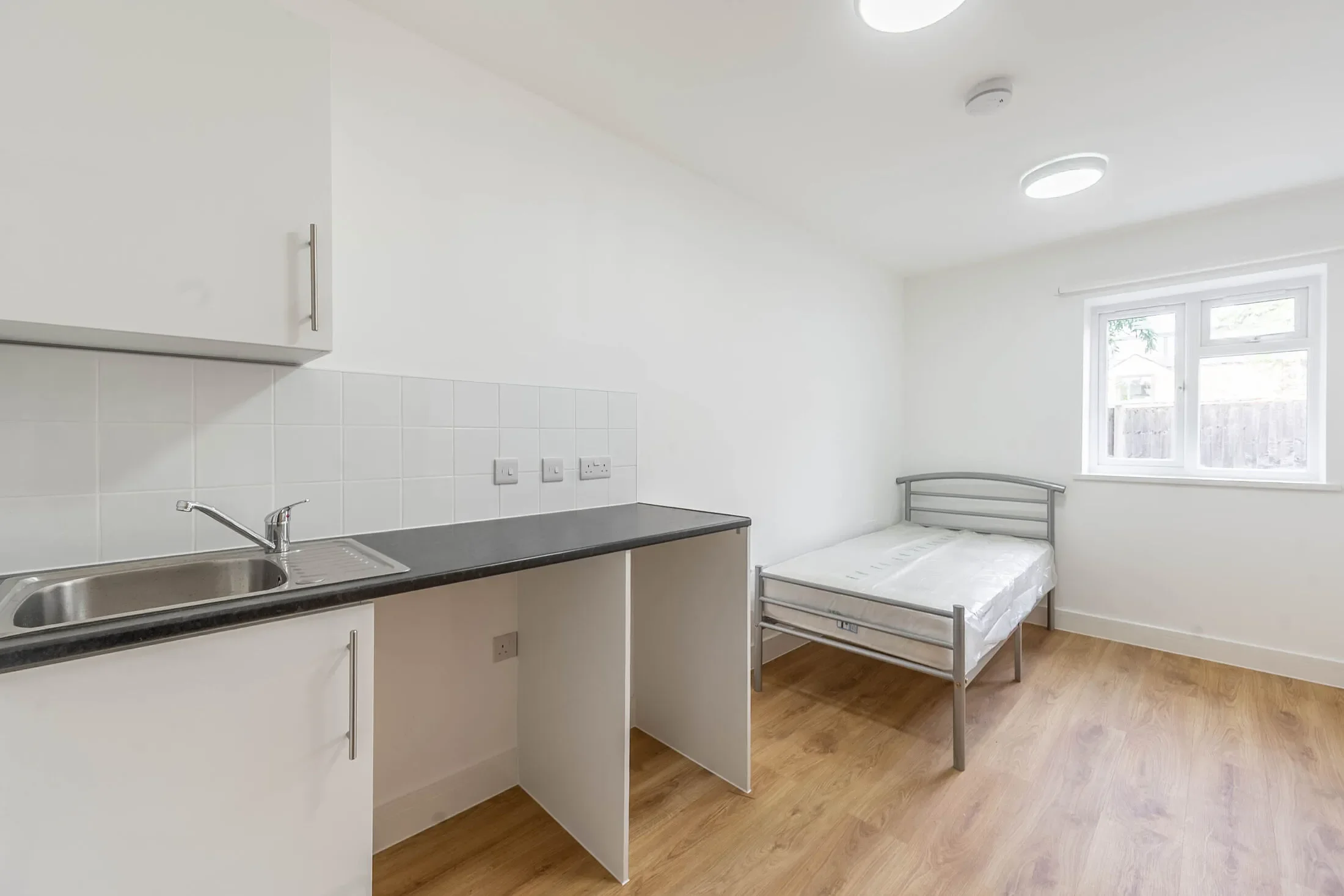Room Freeland Road in Greater London