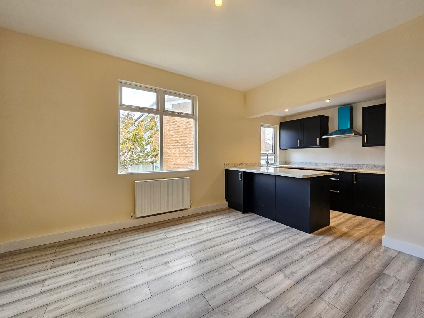 Flat Clarendon Avenue in Trafford
