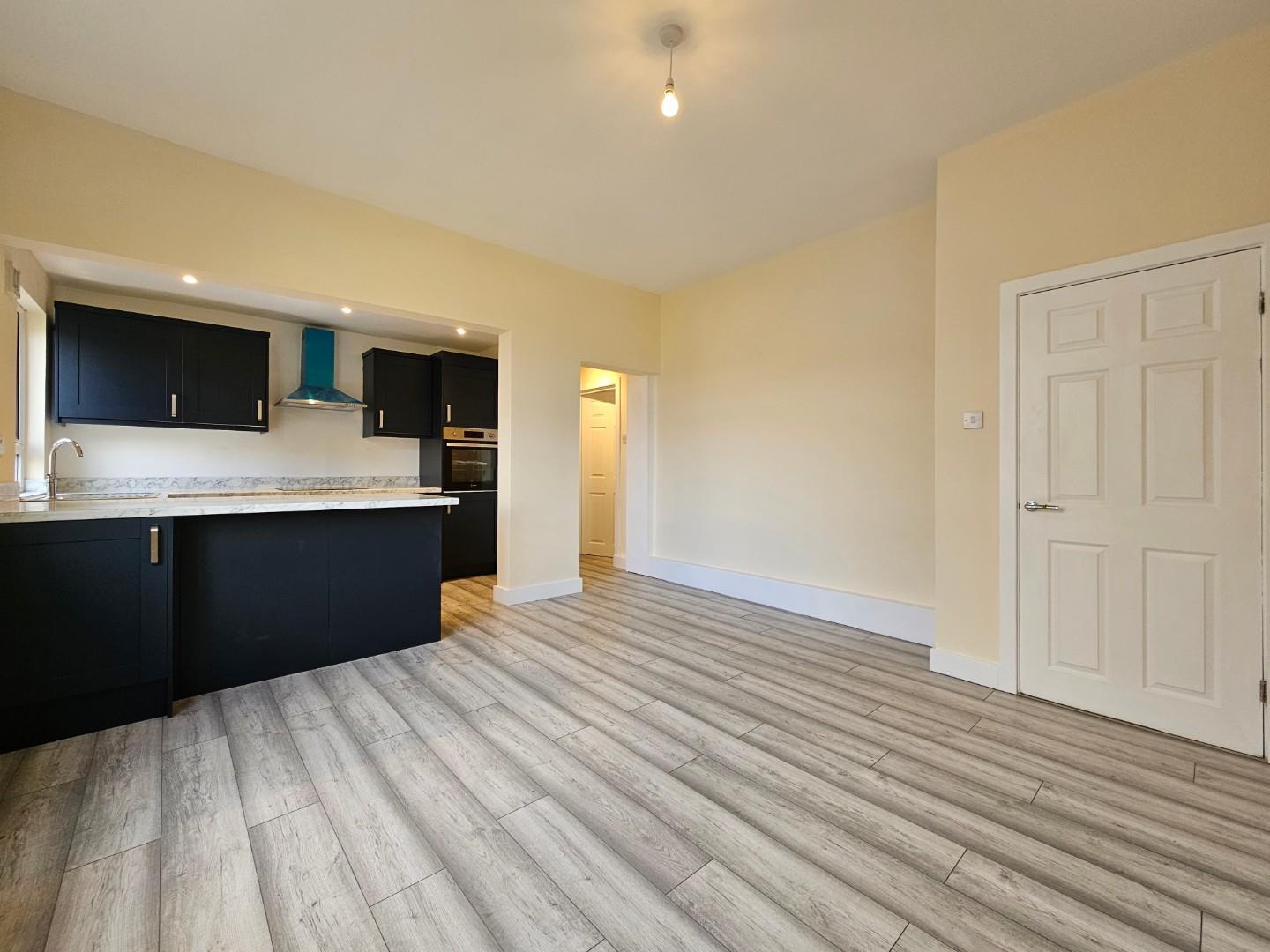 Flat Clarendon Avenue in Trafford