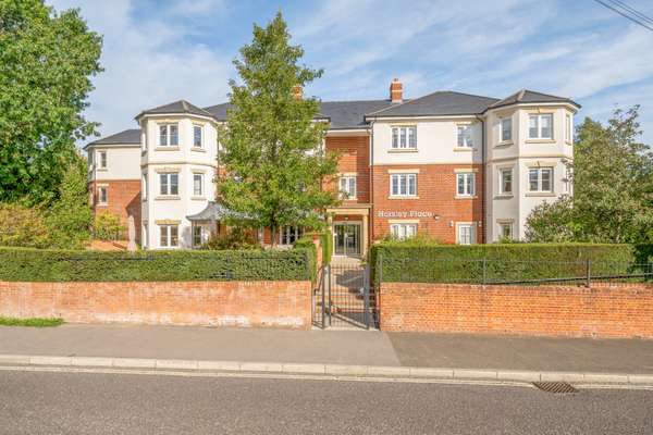 Flat Wheatfield Drive in Tunbridge Wells