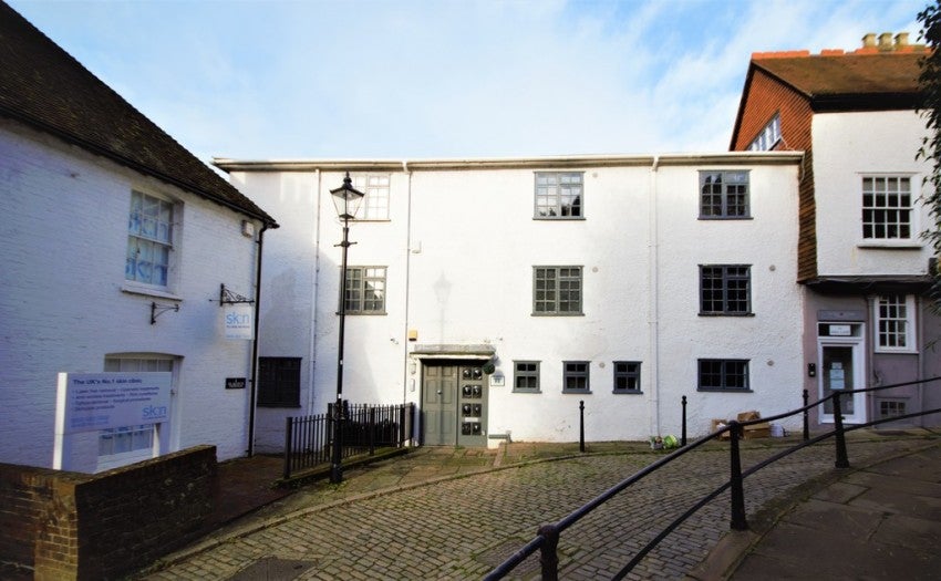 Flat Millmead in Guildford
