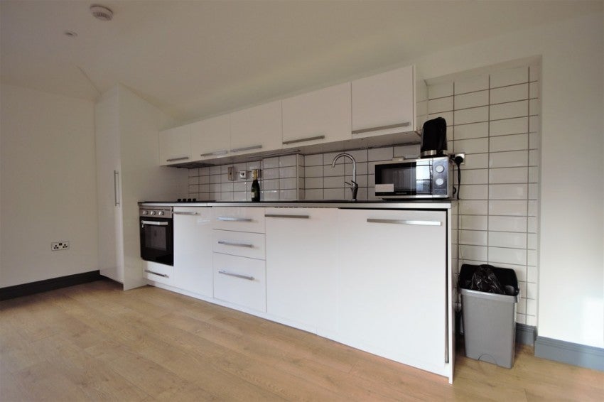 Flat Millmead in Guildford
