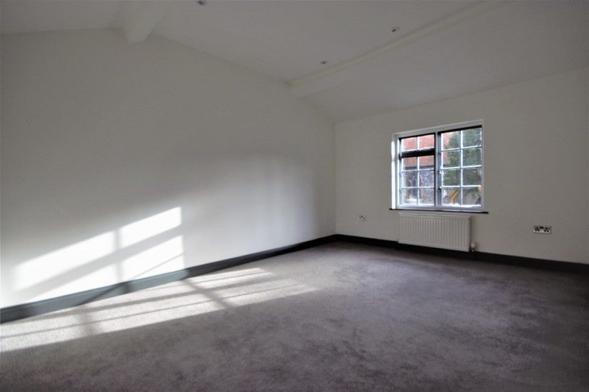 Flat Millmead in Guildford