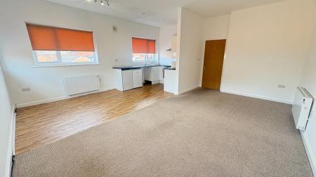 Flat Queens Place in Leeds