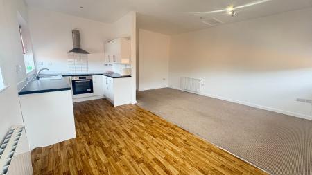 Flat Queens Place in Leeds