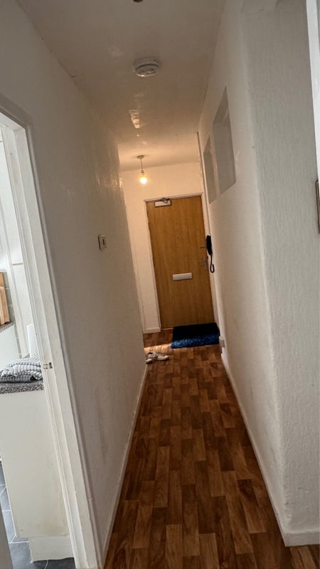 Room Hilary Road in Manchester