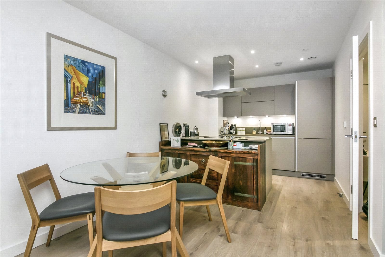 Flat Beechwood Road in Greater London