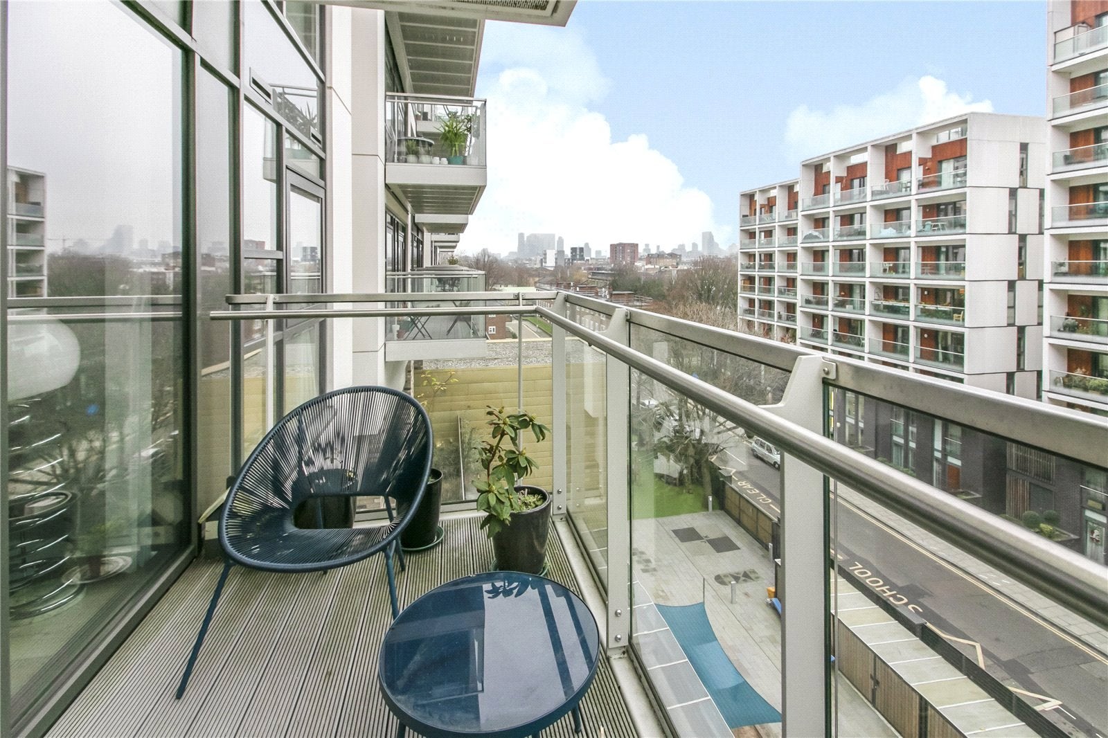 Flat Beechwood Road in Greater London