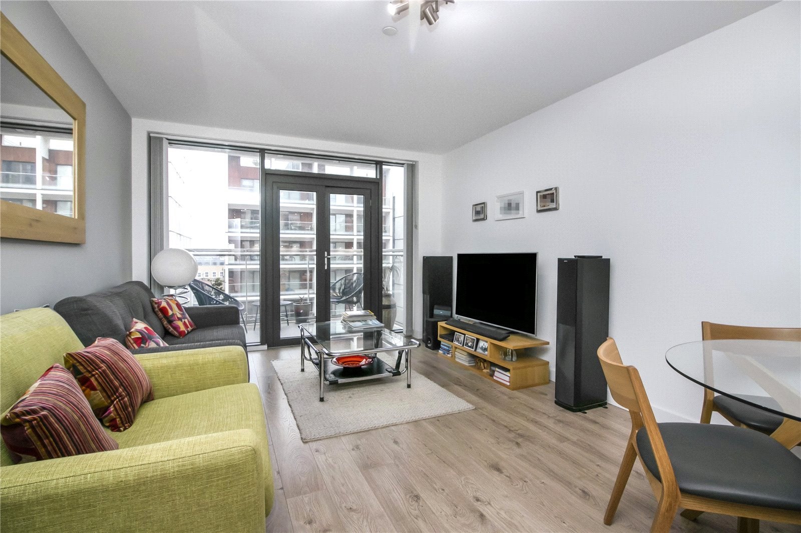 Flat Beechwood Road in Greater London