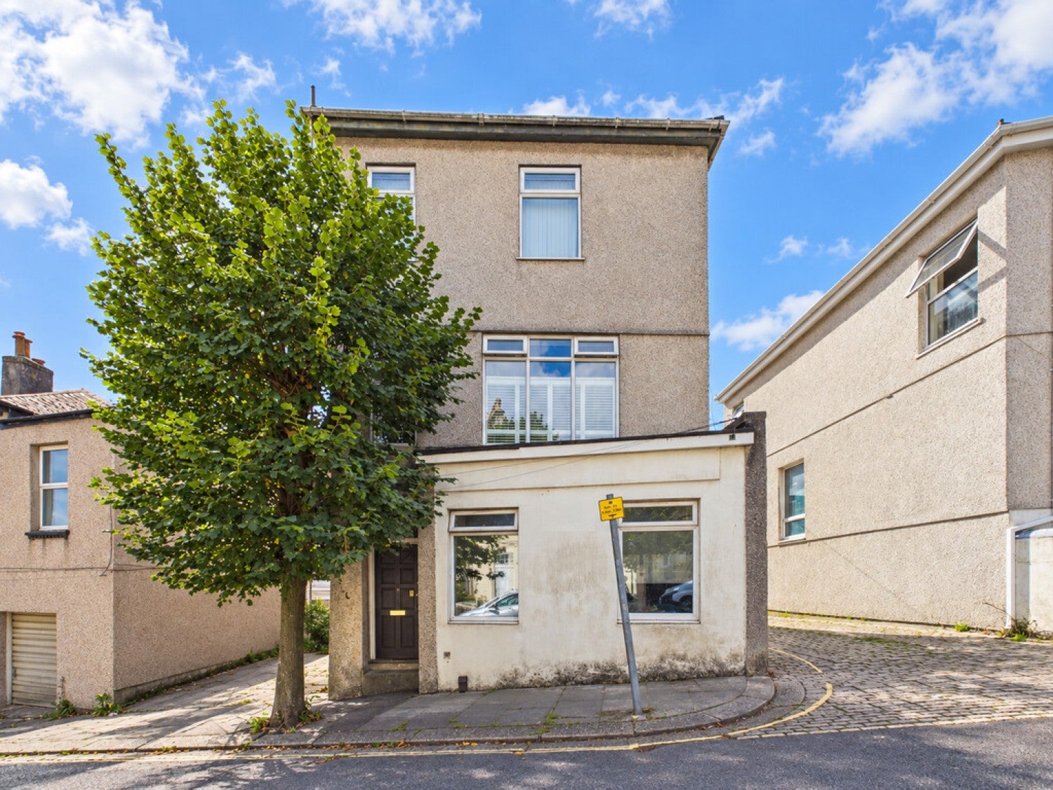 Flat Pentyre Terrace in Plymouth
