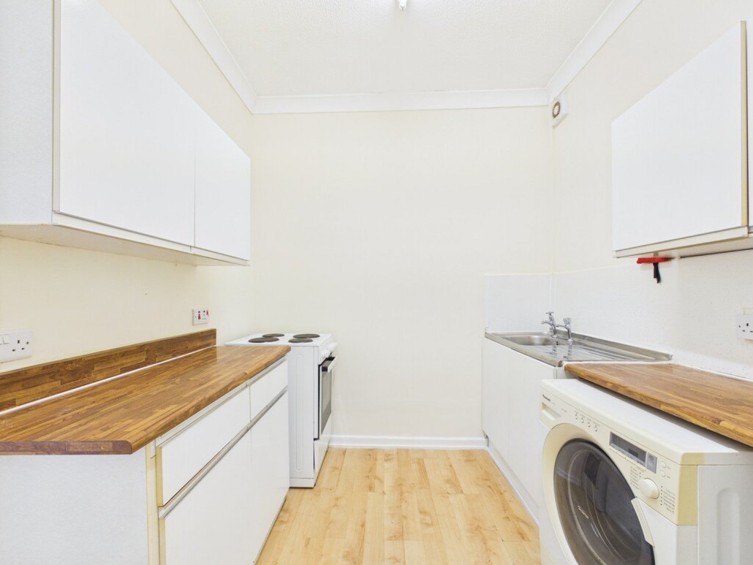 Flat Pentyre Terrace in Plymouth
