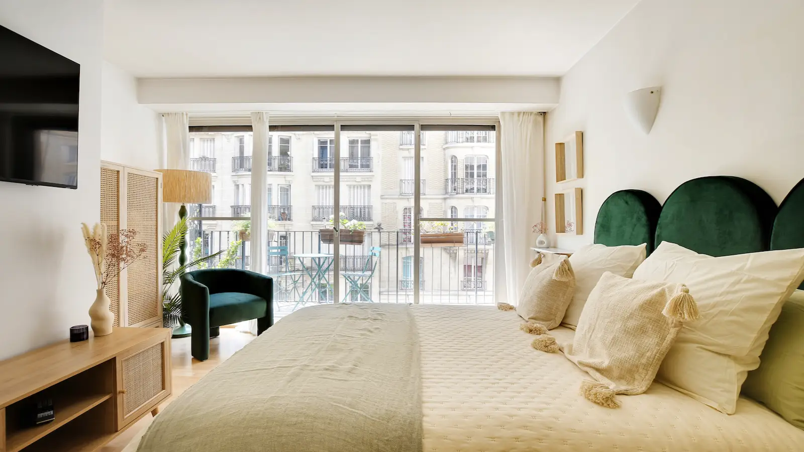 Flat Place du Costa Rica in Paris
