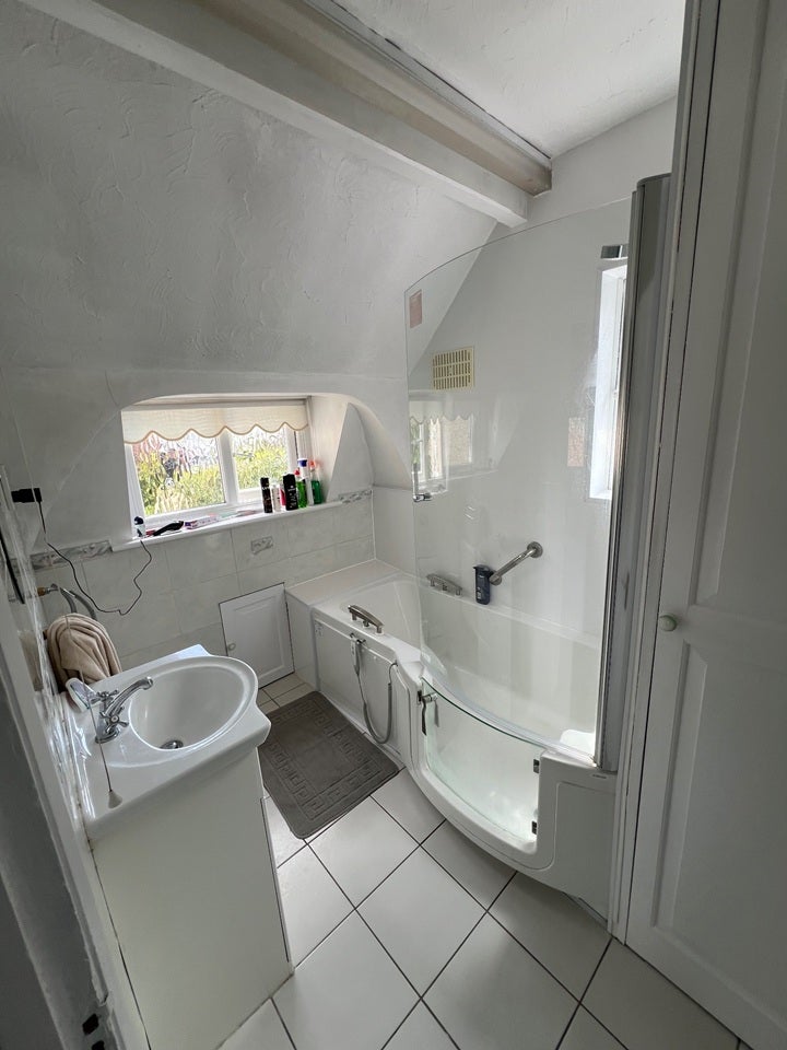 Room Longstomps Avenue in Chelmsford