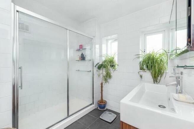 Room Paston Crescent in Greater London