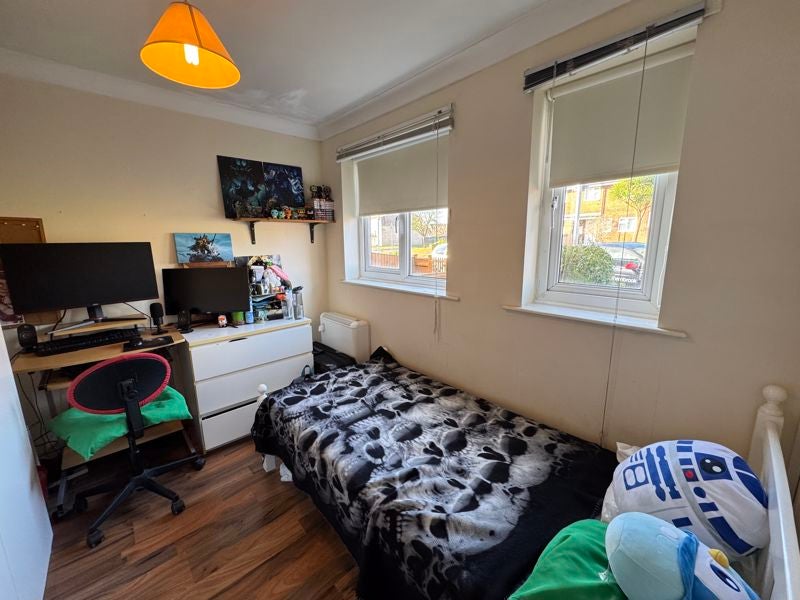 Room Bradshaw Road in Chichester