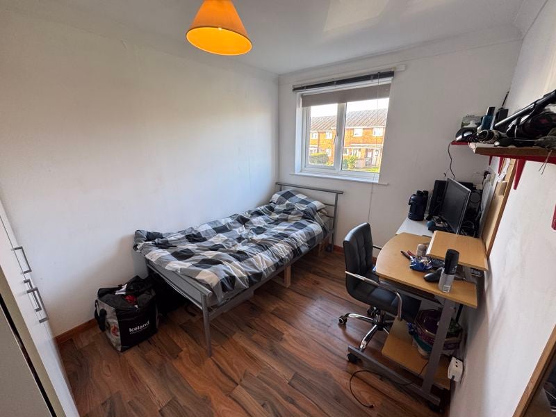 Room Bradshaw Road in Chichester