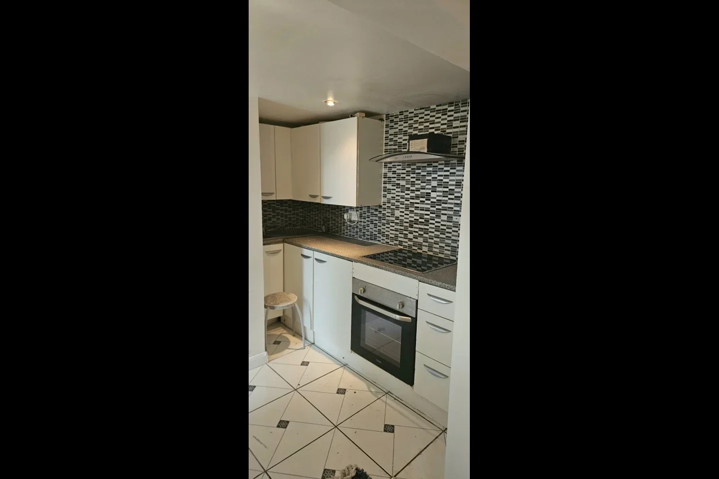 Room Baronsmead Road in High Wycombe