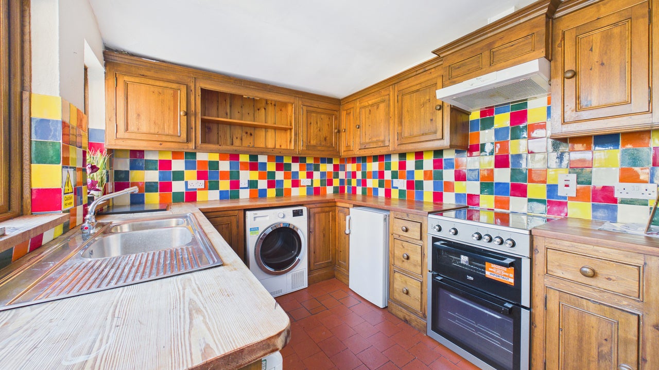 House Canberra Close in St Albans